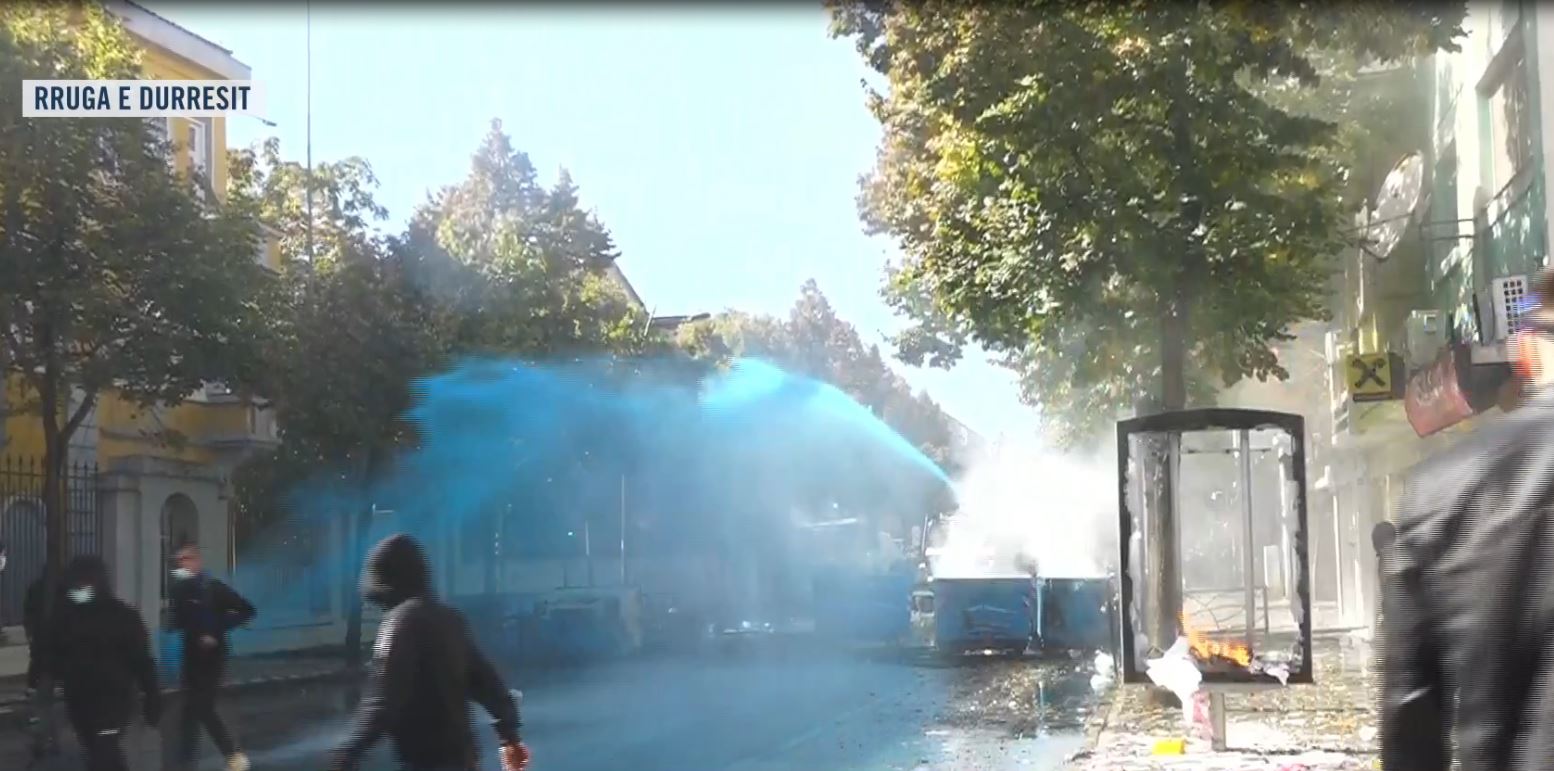Hidhet sasi e madhe uji me kimikate, nuk kursehen as mediat